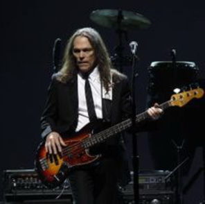 Timothy B. Schmidt (Eagles) lucreaza la un album solo