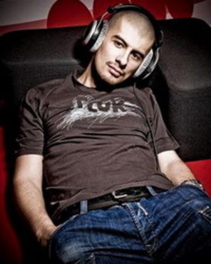 Vali Barbulescu are o noua piesa - `Inside of You`