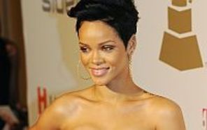 Poze cu Rihanna dezbracata, fara drepturi de autor