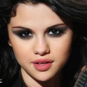 Selena Gomez vrea sa fie tratata ca o printesa