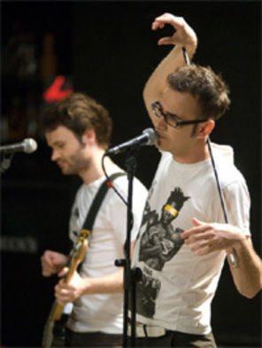 Video premiere: The Amsterdams, Sarmalele Reci si Hi-Q