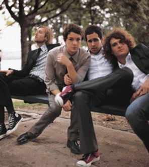 The Killers aduc iarna in noul clip `The World We Live In`