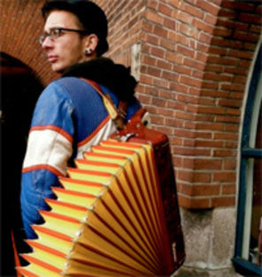 Turbo-folk cu BalkanBeatz DJ la B'ESTFEST