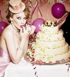 Kylie Minogue implineste 41 de ani (poze)