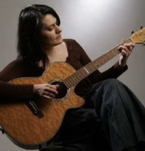 Alina Manole duce `Luna Patrata` in Ardeal