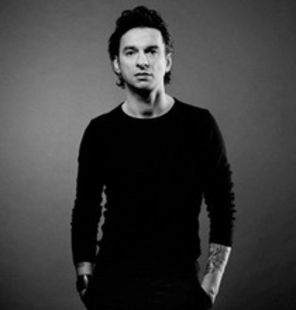 Dave Gahan s-a intors pe scena (Video)