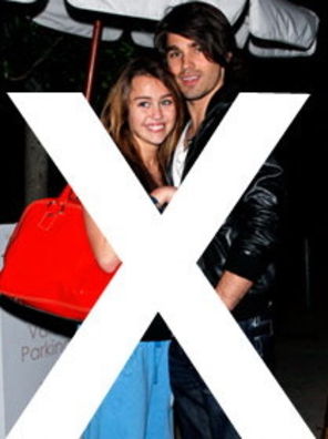 Miley Cyrus si Justin Gaston s-au despartit