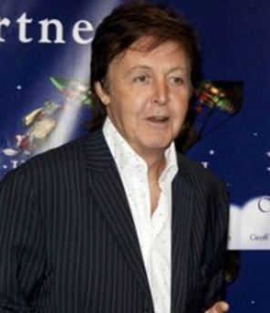Paul McCartney implineste astazi 67 de ani