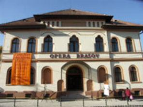 Parintele Pomohaci si Annamari Dancs canta la Opera