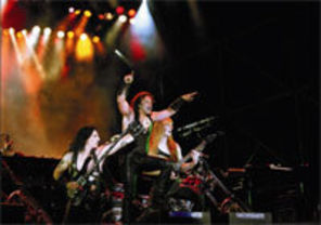 B'ESTFEST AFTERSHOCK - biletele din Zona A in curs de epuizare
