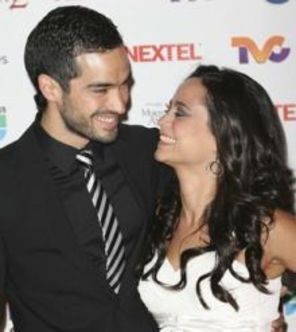 Alfonso Herrera si Damayanti Quintanar sunt iubiti