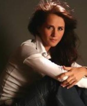 Madalina Manole implineste 42 de ani