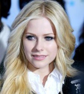 Avril Lavigne lanseaza noul album pe 17 noiembrie