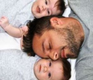 Ricky Martin s-a lasat de fumat, pentru binele gemenilor