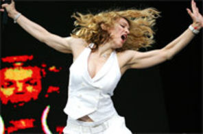 Madonna in Polonia: proteste, bucurie si cantece aniversare