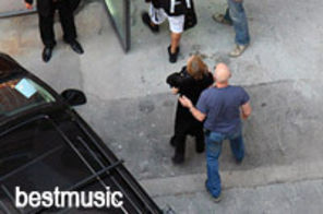 Poze in exclusivitate: Madonna la hotel in Bucuresti