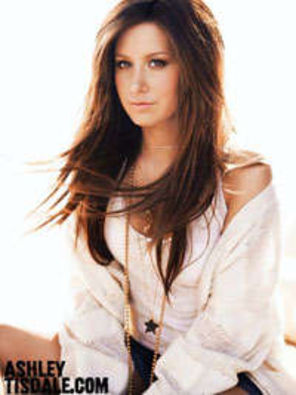 Masquerade, Ashley Tisdale te provoaca sa-ti pui masca!