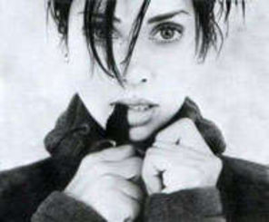 Natalie Imbruglia topless, in videoclipul Want