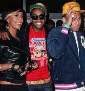 Keri Hilson, Chris Brown & co. in noul clip `Slow Dance`
