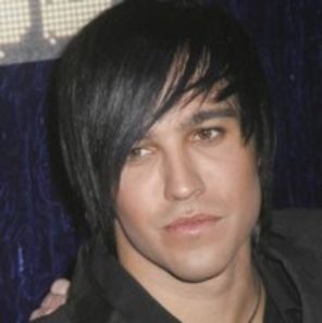 Pete Wentz a declarat moarte tunsorii emo (VIDEO)