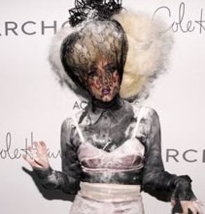 Lady GaGa - un nou record Billboard: 4 piese number one