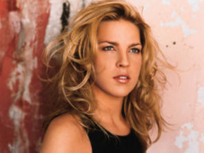 Duminica Diana Krall canta la Bucuresti