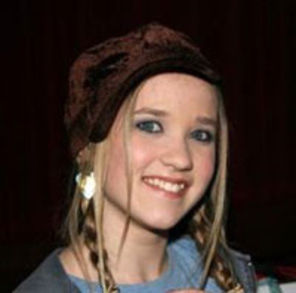 Emily Osment e bolnava, dar n-are nevoie de doctor (video)