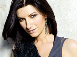 Laura Pausini lanseaza albumul Live