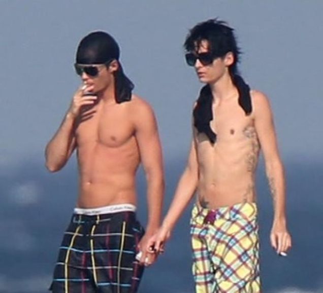 Bill si Tom Kaulitz la plaja