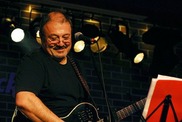 Live @ Hard Rock Cafe 2008.