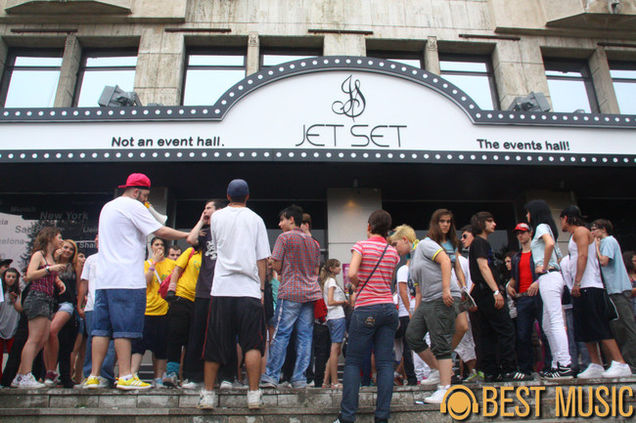 Flashmob cu Alex Velea