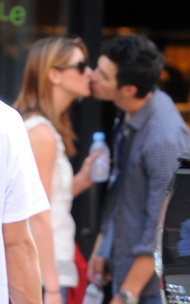 Poze Joe Jonas Ashley Greene