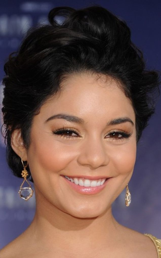 Poze Vanessa Hudgens par scurt
