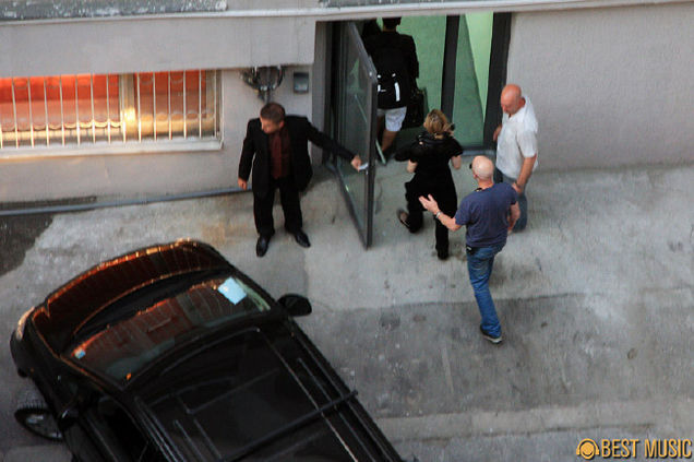 Madonna intra in hotel