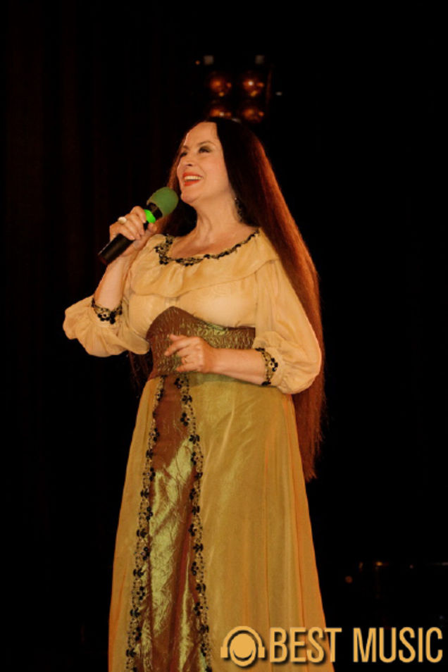 Maria Dragomiroiu in cadrul spectacolului 'O viata pentru muzica'