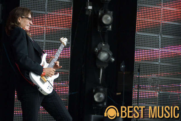 Steve Vai repetitii Cerbul de Aur