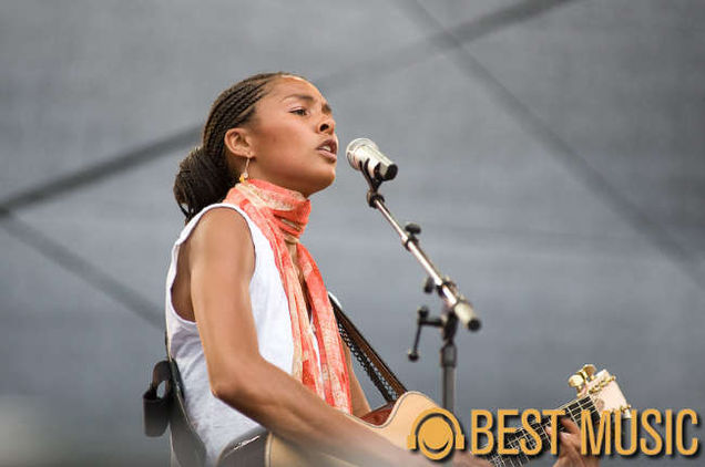 Bestfest 2009, Ayo