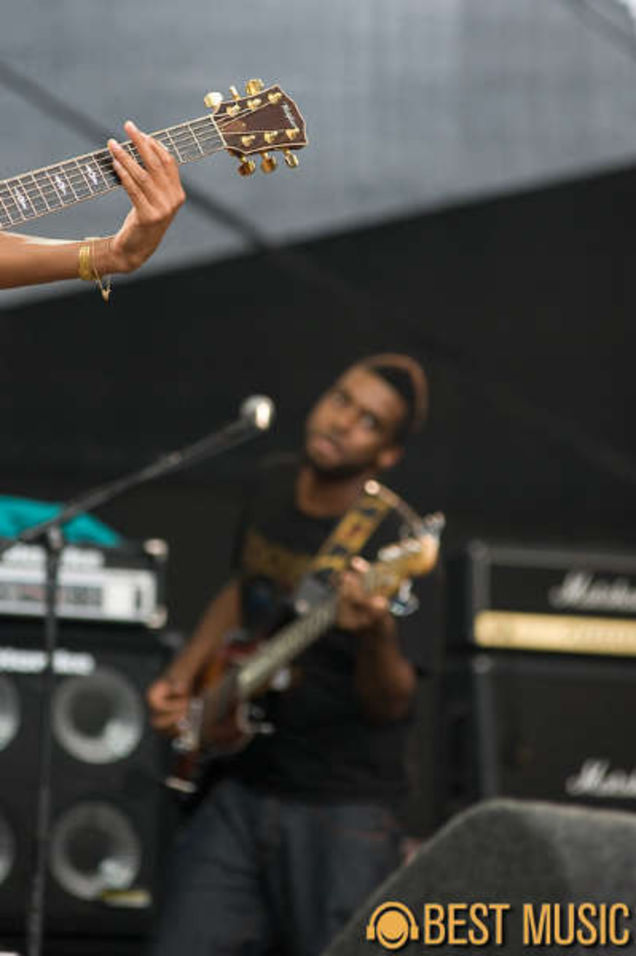 Bestfest ziua I, Ayo