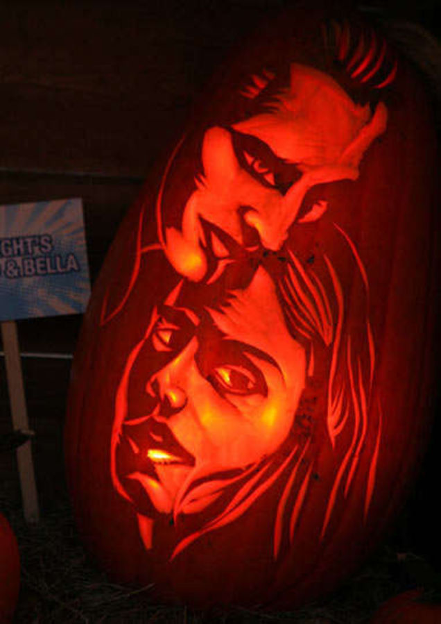 Robert Pattinson si Kristen Stewart in Twilight