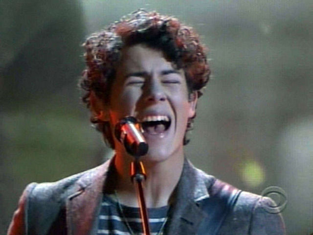 Nick Jonas la Grammy Nominations Concert Live