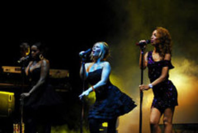 Trupa Sugababes a filmat videoclipul `Girls`