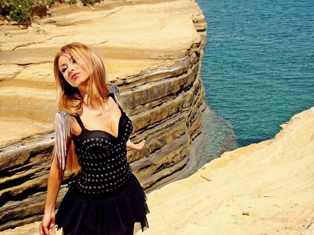 Andreea Balan filmari clip Trippin