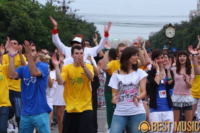 Flashmob cu Alex Velea