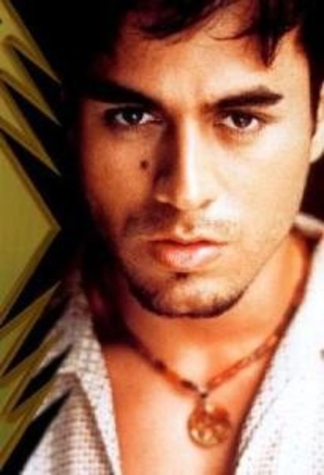 Noul album Enrique Iglesias, difuzat pe Pro FM