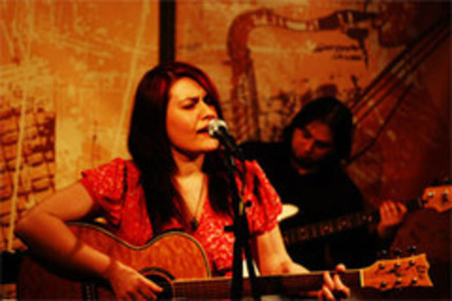 Alina Manole: cantec nou - "Tu ai vandut marea" si doua concerte in Vama
