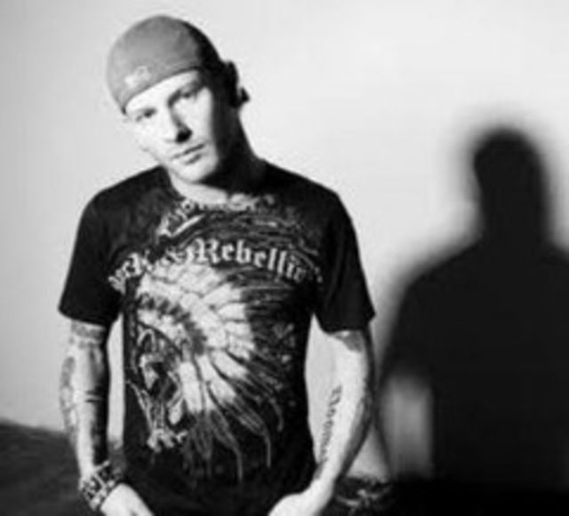 Corey Taylor (Slipknot) isi lanseaza carte