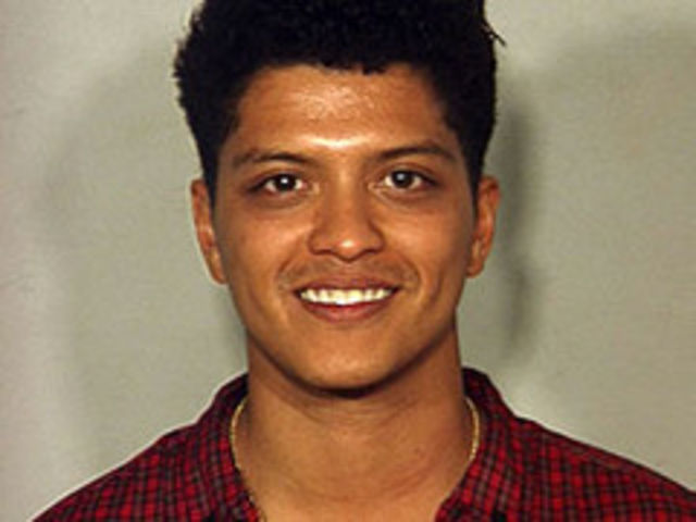 Bruno Mars, arestat pentru posesie de droguri
