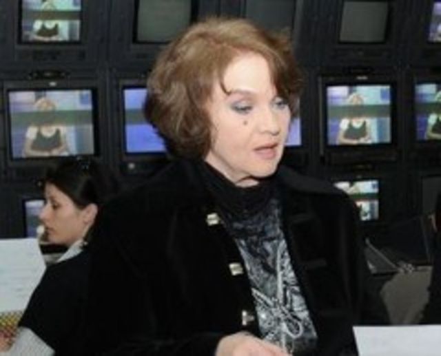 Margareta Paslaru:`Cand primesc multe flori, le duc la mormantul sotului meu`