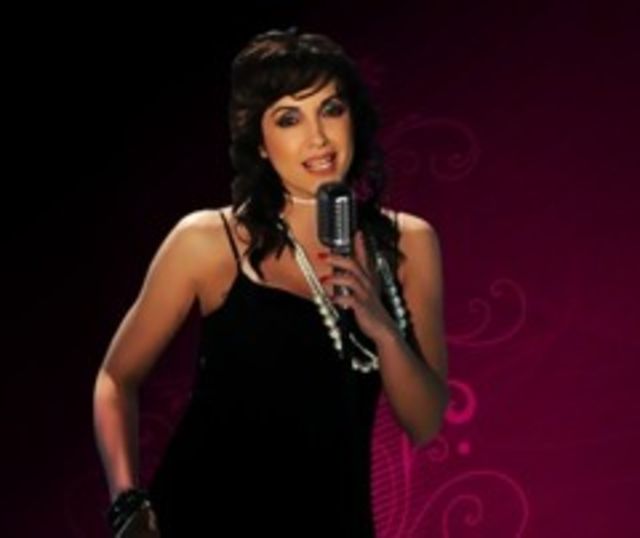 Nico va canta in premiera o piesa a trupei AC/DC