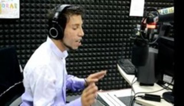 Iulian Vasile, lautarul de la X Factor, live la Radio ZU (video)